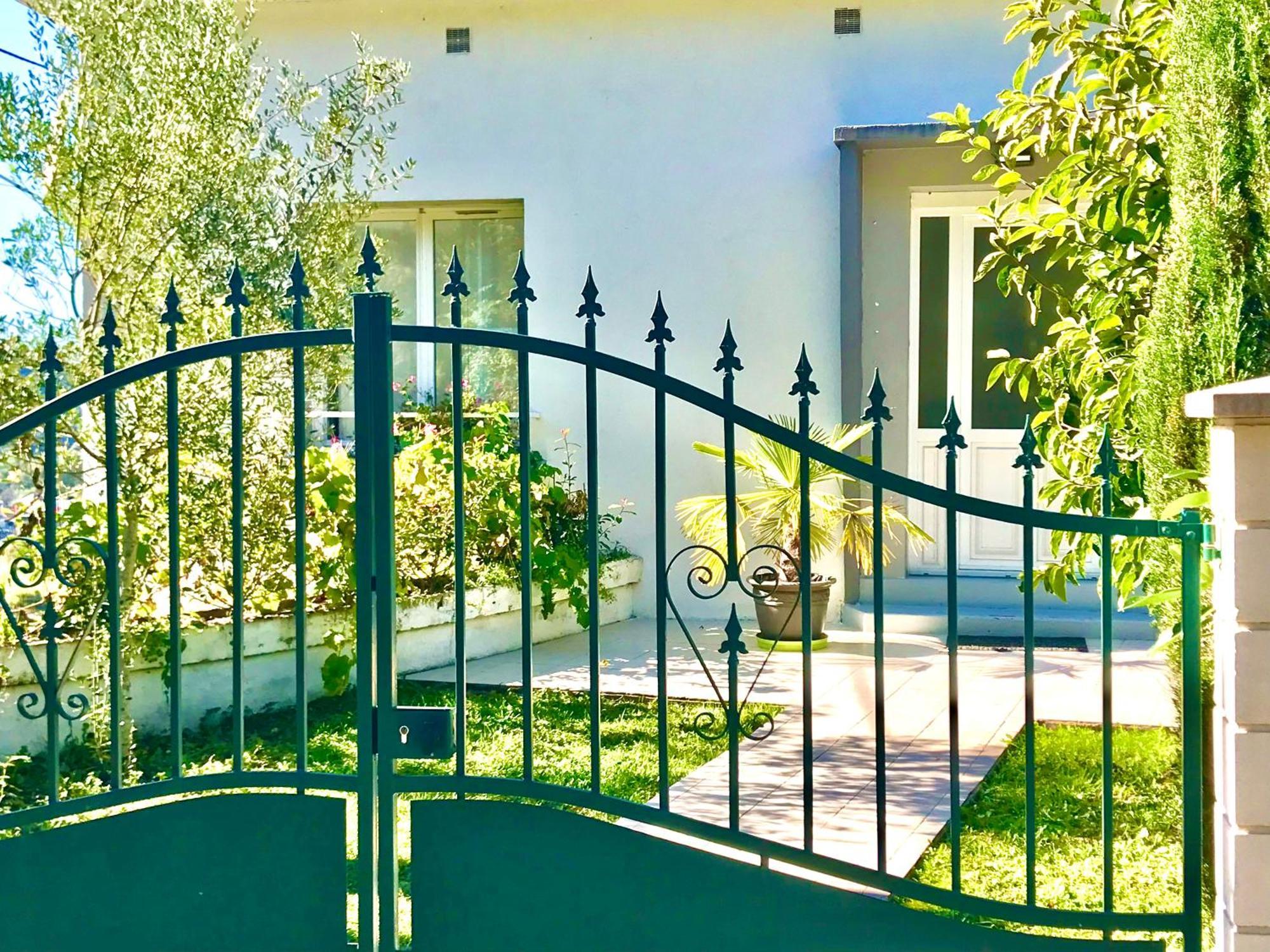VILLA MAISON BLANCHE TULLE 1 à 4 personnes Tulle Exterior foto